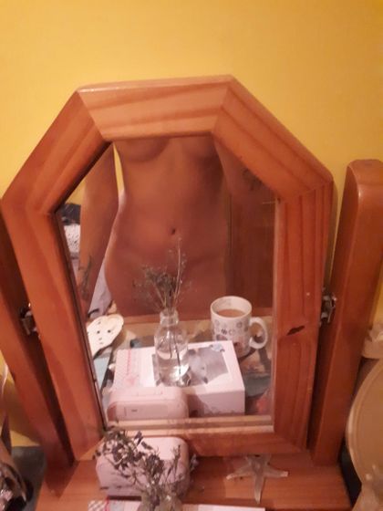 iolala OnlyFans picture