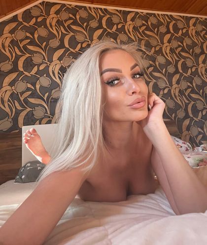 hotblondesarah OnlyFans picture