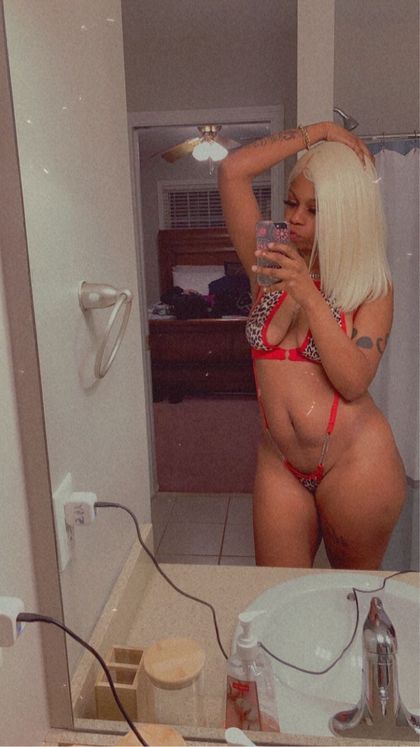 carmel.lick OnlyFans picture