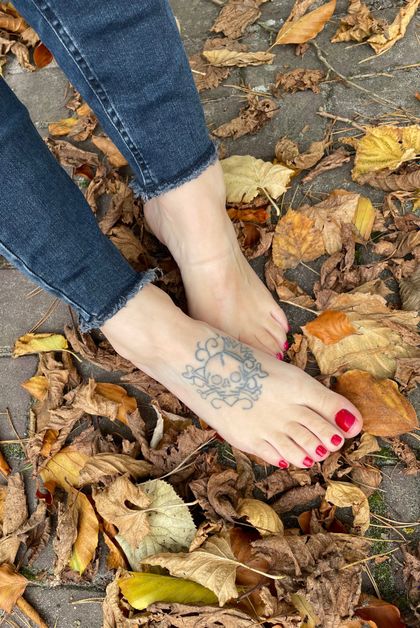 izzyprettyfeet OnlyFans picture