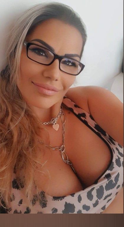velvetmommmy OnlyFans picture