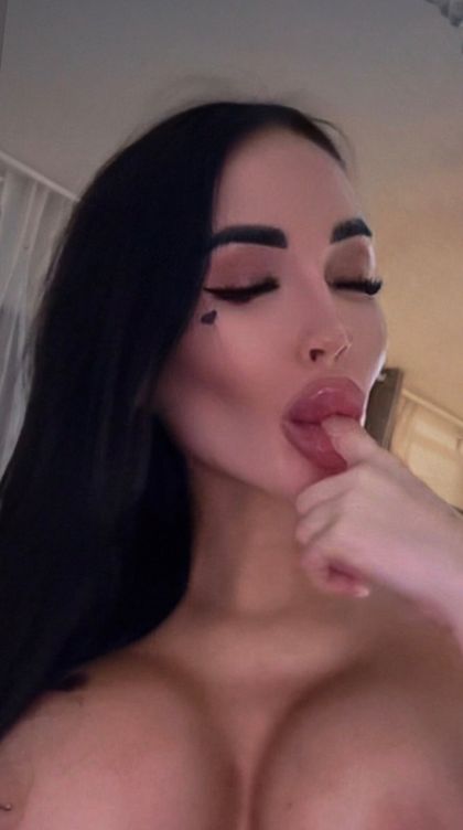 emcike OnlyFans picture