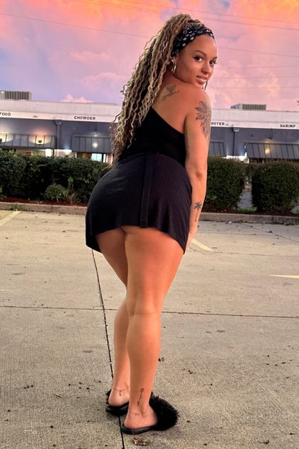 theylovethegirl OnlyFans picture
