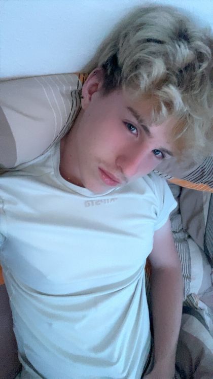 milanvalee OnlyFans picture