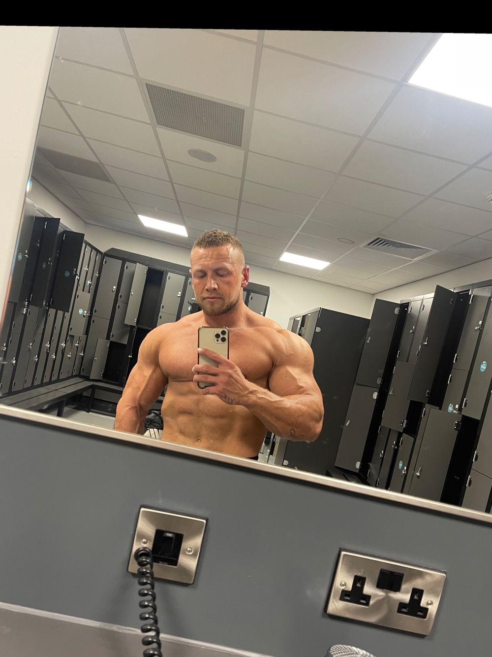 j.muscle OnlyFans profile picture