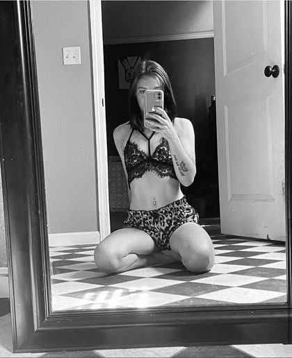 scarlet3005 OnlyFans picture