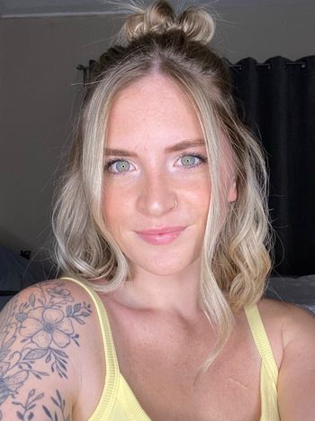 zoeneli OnlyFans - Free Trial - Photos - Socials | FansMetrics.com