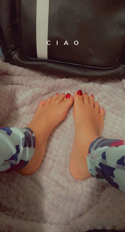 lovelyfeetpic2 OnlyFans picture