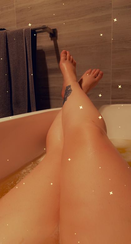 tinyfeetz1990 OnlyFans picture