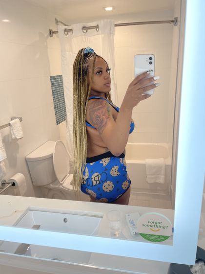 lolaflixx OnlyFans picture