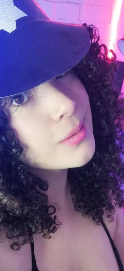 dianamorales.curly OnlyFans picture