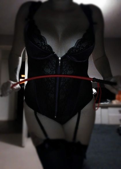 msredridingcrop OnlyFans picture