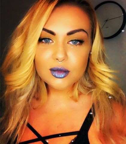 ellafoxx69 OnlyFans picture