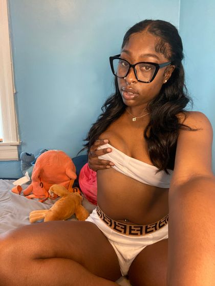 giialovee OnlyFans picture