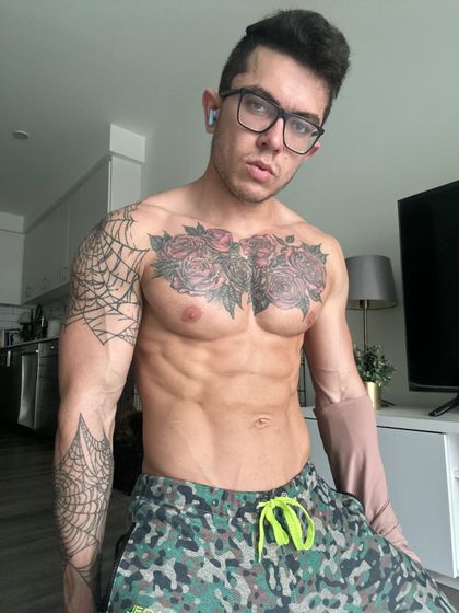spiderwebrosesxxx OnlyFans picture