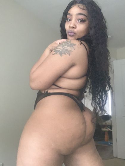 damnfrenchiee OnlyFans picture