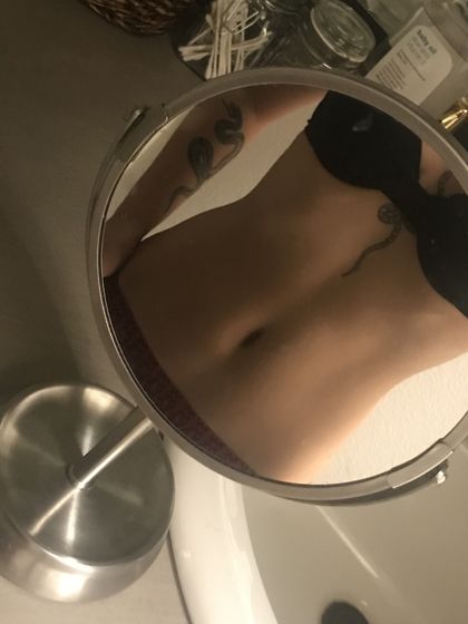 minil00per OnlyFans picture