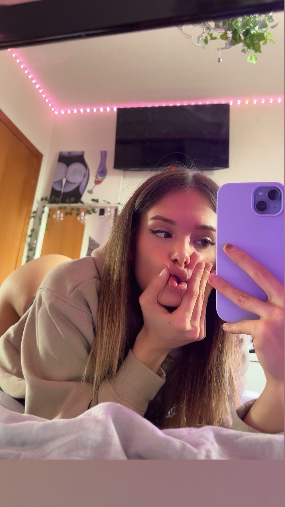 gajabertolin OnlyFans - Free Trial - XXX Photos | FansMetrics.com