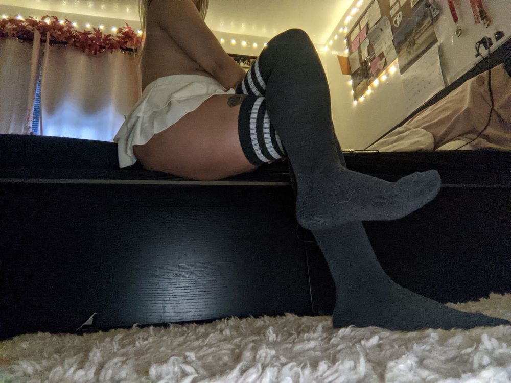 thigh_high_socks OnlyFans profile picture