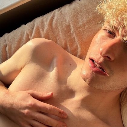 c4llm3boy OnlyFans picture