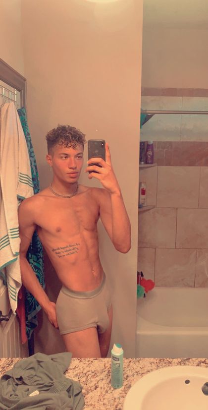 prettyboykaz OnlyFans picture