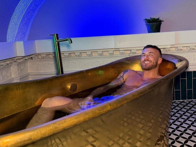 johnnybravouk OnlyFans profile picture