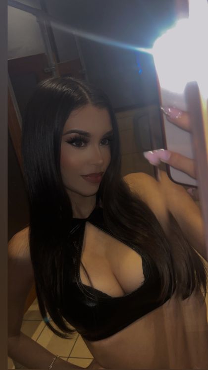 adrianaskye OnlyFans picture