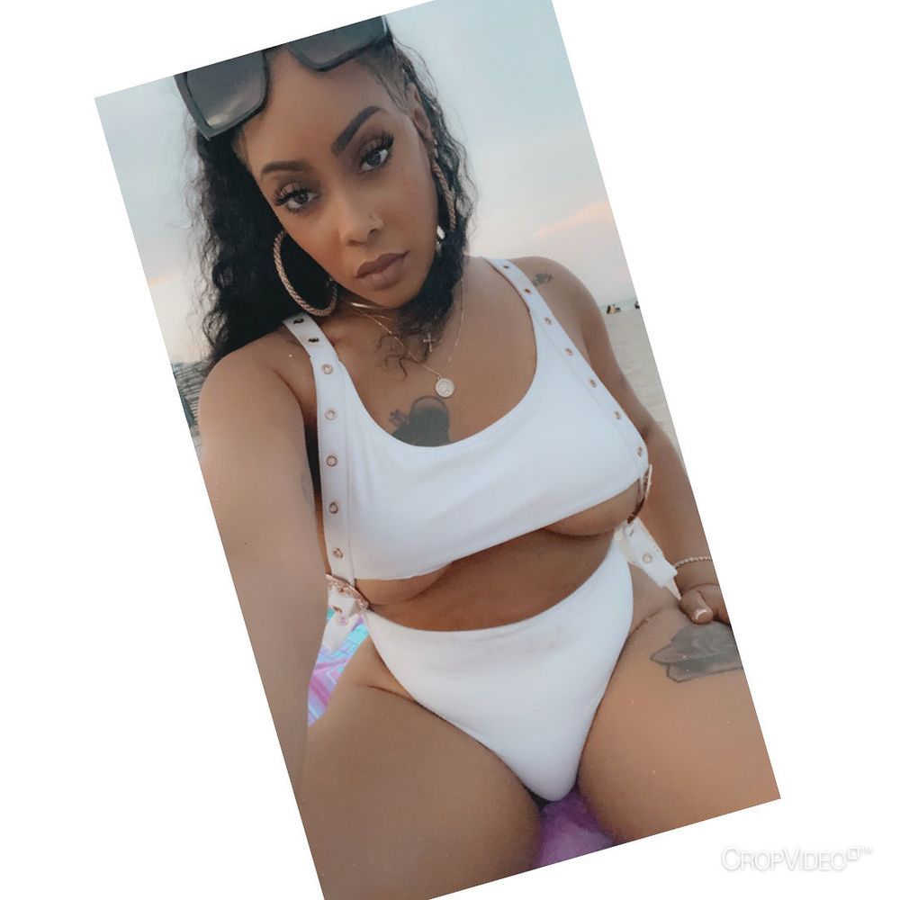 therealqueenvee OnlyFans profile picture