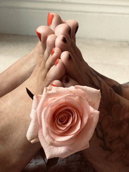 tiptoesisters OnlyFans picture