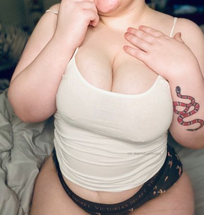 bigtiddygothkitty OnlyFans picture