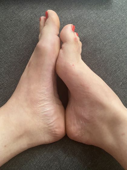 flipfloppedfeet OnlyFans picture