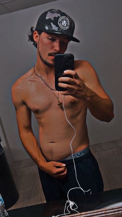 u69264745 OnlyFans picture