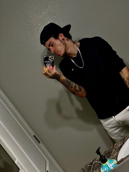 ethan498051 OnlyFans picture