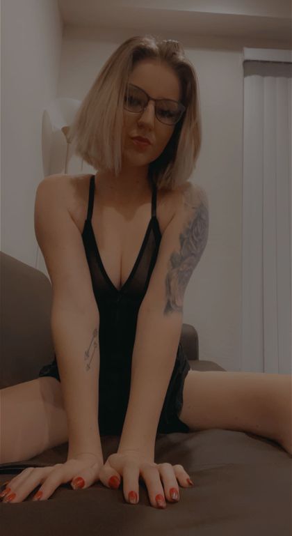 kaylaswallows OnlyFans picture