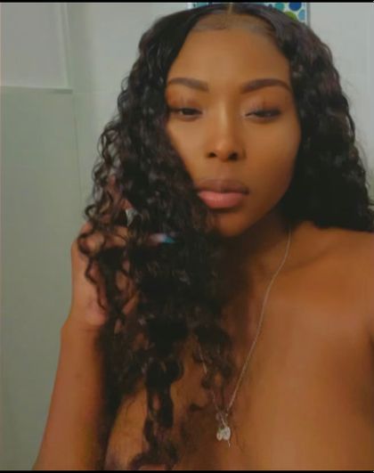 essenceparis OnlyFans picture