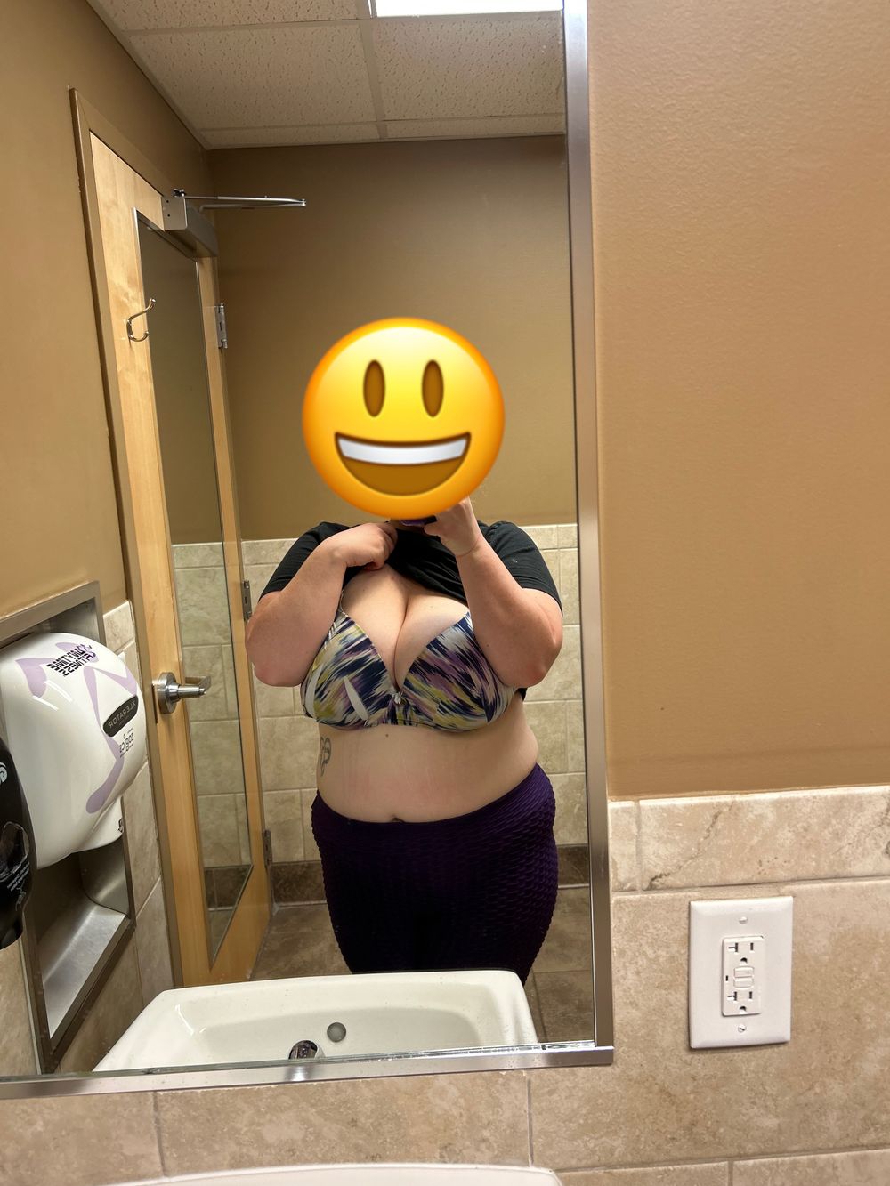 sinfulsecrets22 OnlyFans profile picture
