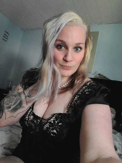 feelingkally OnlyFans picture