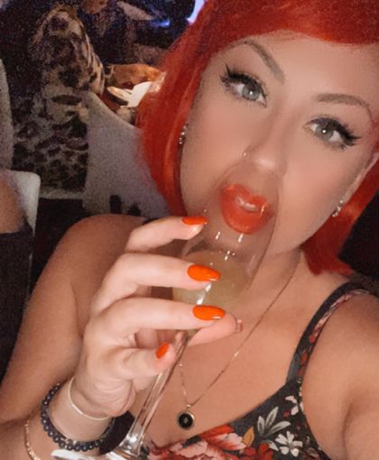 queenladyzaza OnlyFans picture