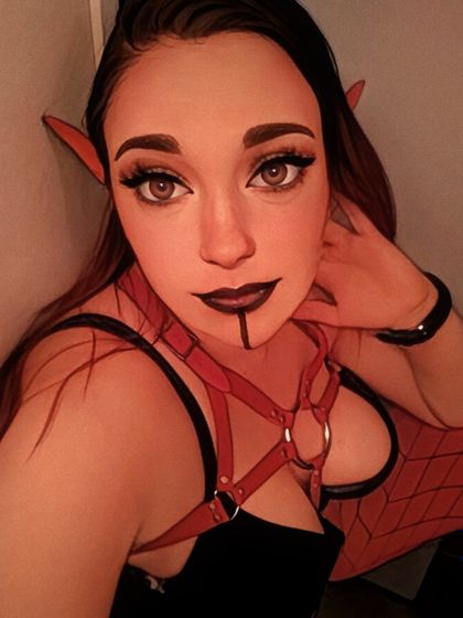 ellaofgoldfall OnlyFans picture