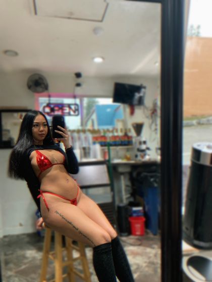 little_ms_v OnlyFans picture