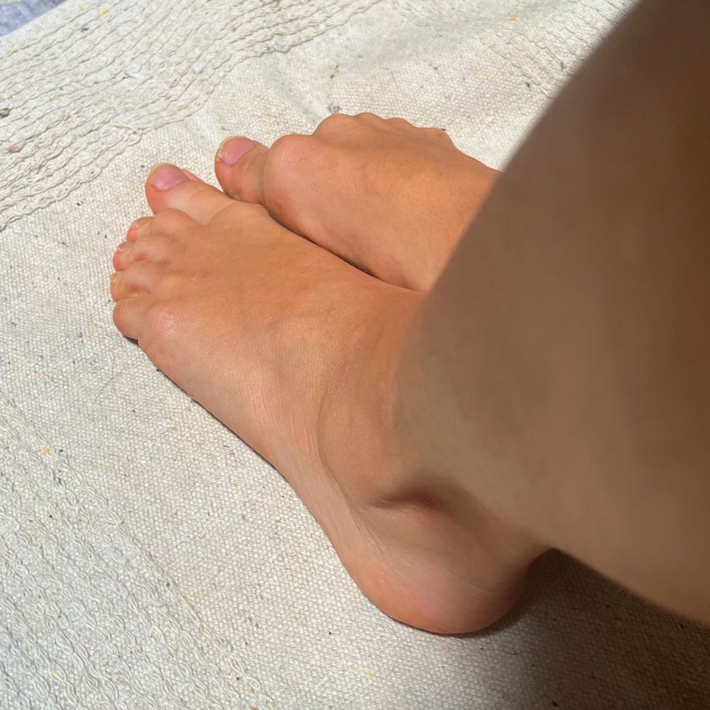 small.pretty.feet OnlyFans profile picture