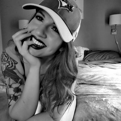 thatchickwiththehats OnlyFans picture