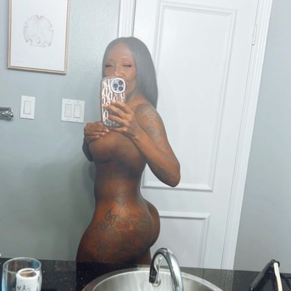 holliedabody OnlyFans picture