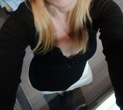 ellawett OnlyFans picture