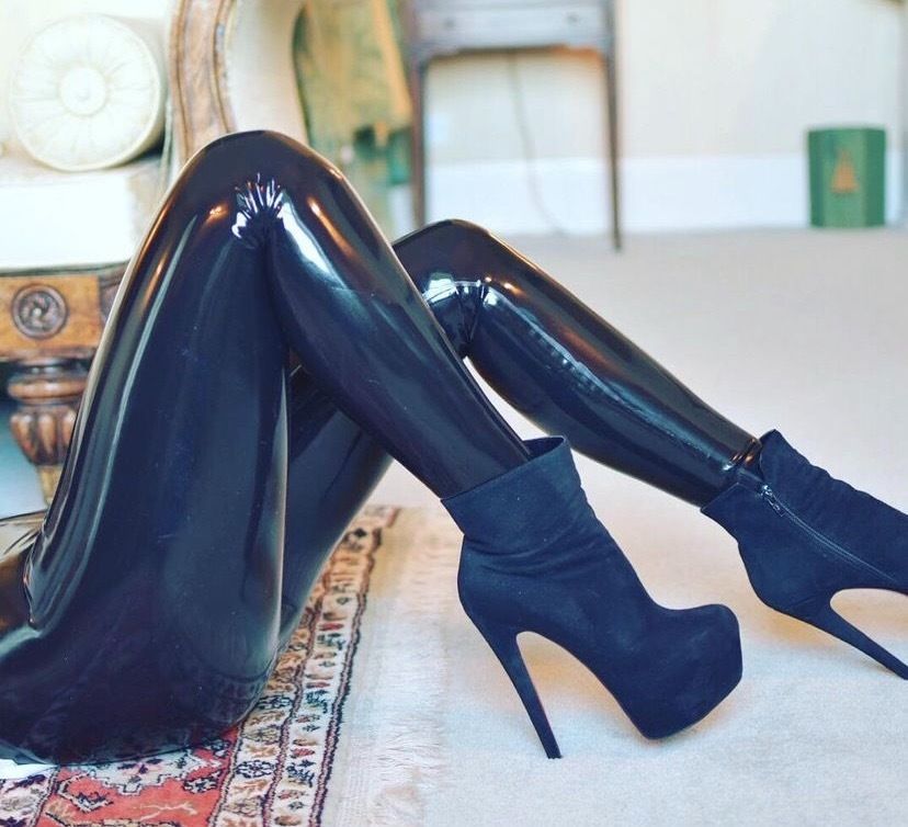 elizalatex OnlyFans profile picture