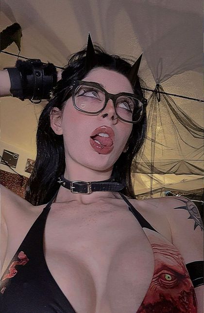succubusrayray OnlyFans picture