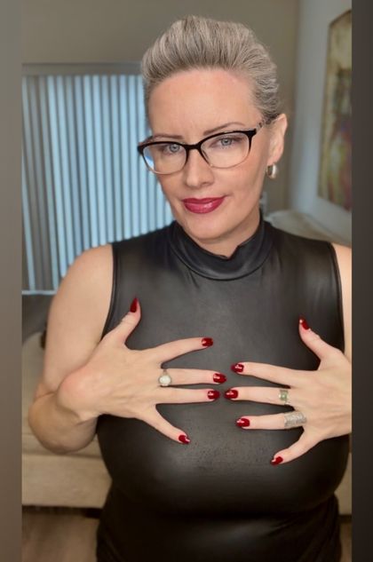 miss.olivia.night OnlyFans picture