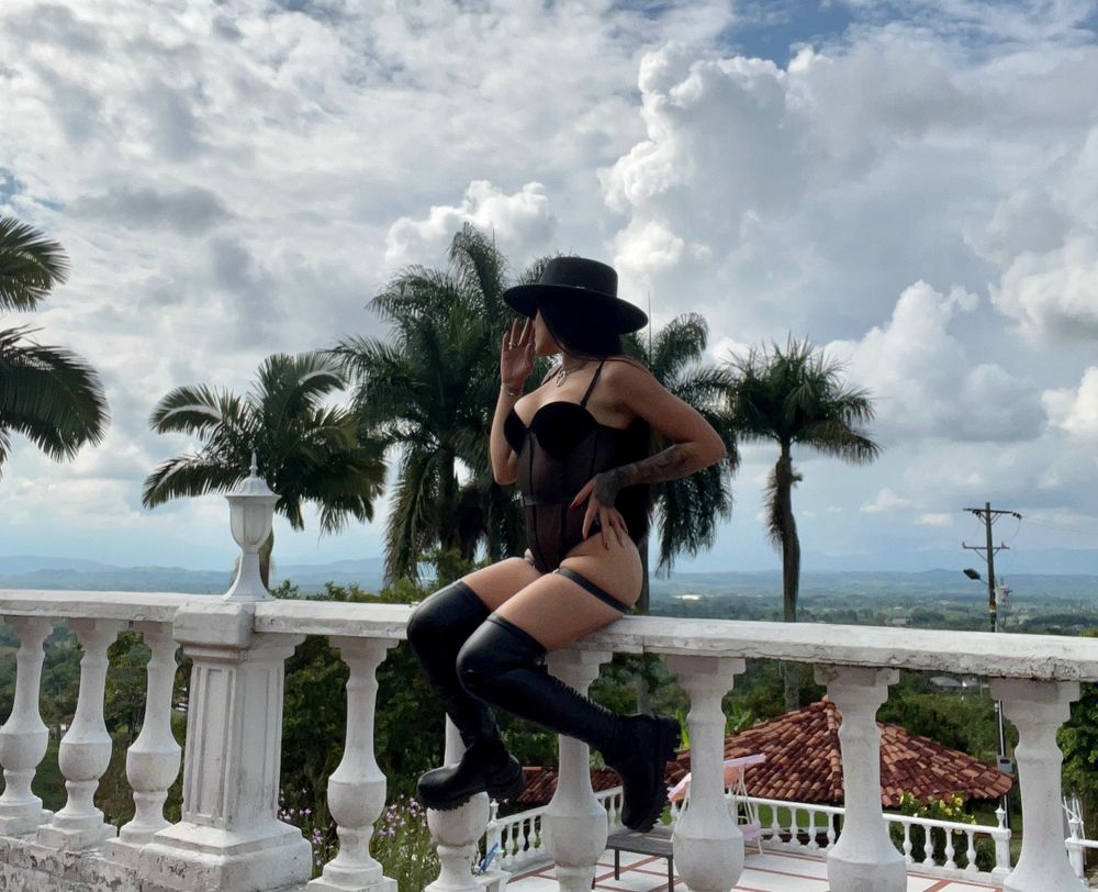 perla_love OnlyFans profile picture