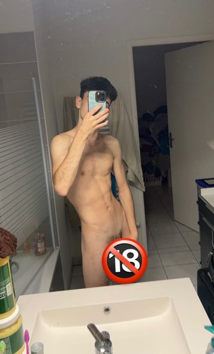 frenchdick18 OnlyFans picture