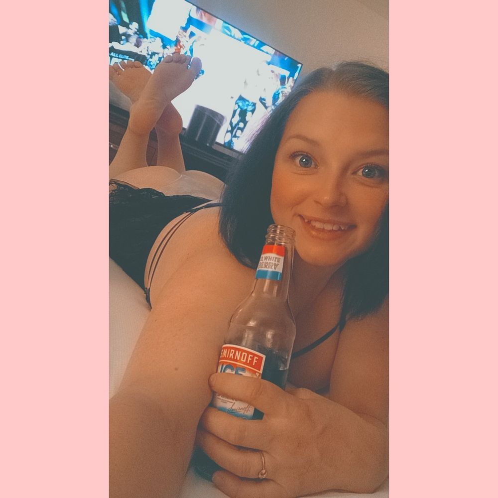 hotwifee97 OnlyFans profile picture